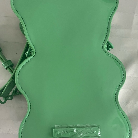 BETSEY JOHNSON Teddy Gummy Bear Novelty Green Crossbody Bag Patent Cute - Picture 3 of 6